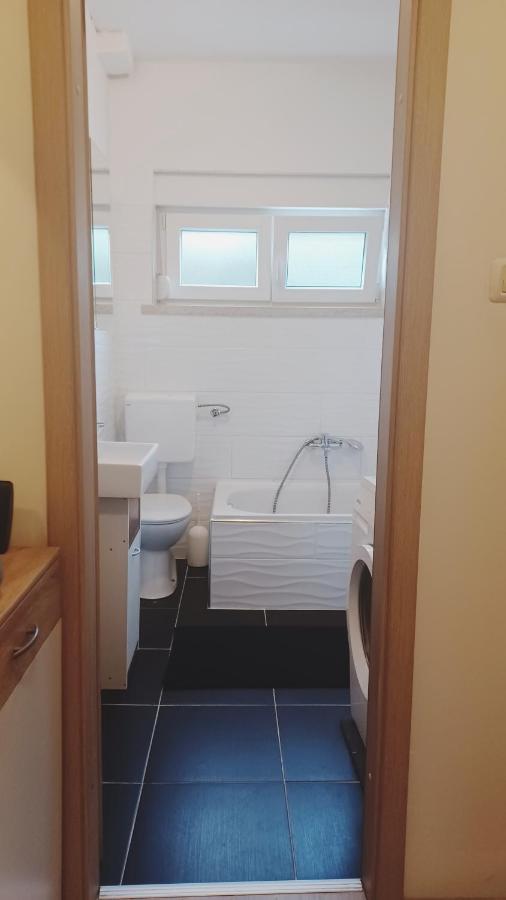 Apartman Dora Appartamento Pola Esterno foto