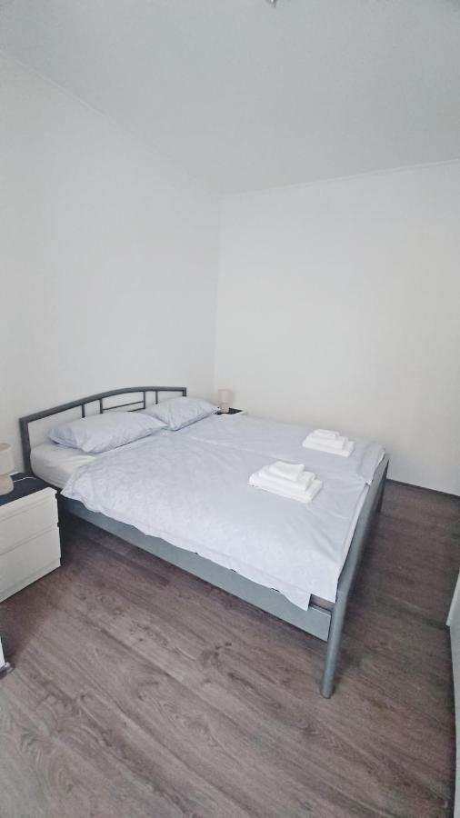 Apartman Dora Appartamento Pola Esterno foto
