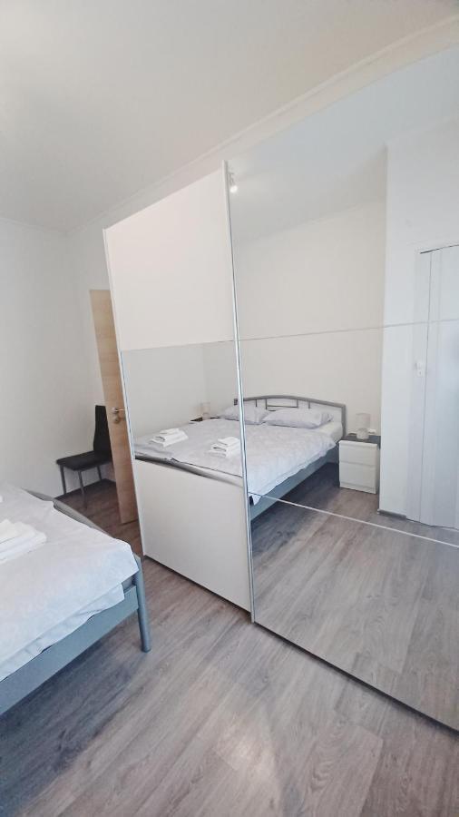 Apartman Dora Appartamento Pola Esterno foto